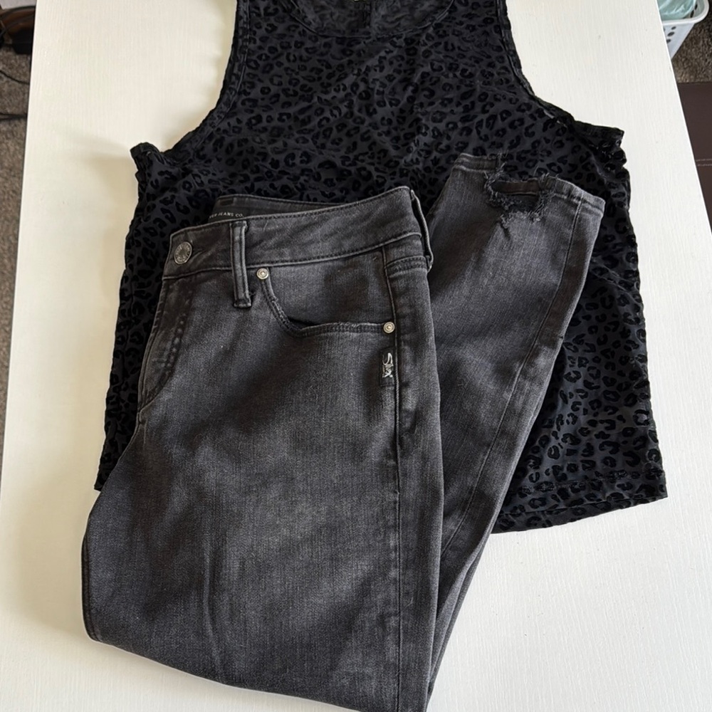 Crop Silver Brand Black Denim Size 28